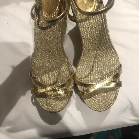 Gucci gold sparkle platform sandals - Picture 6 of 8